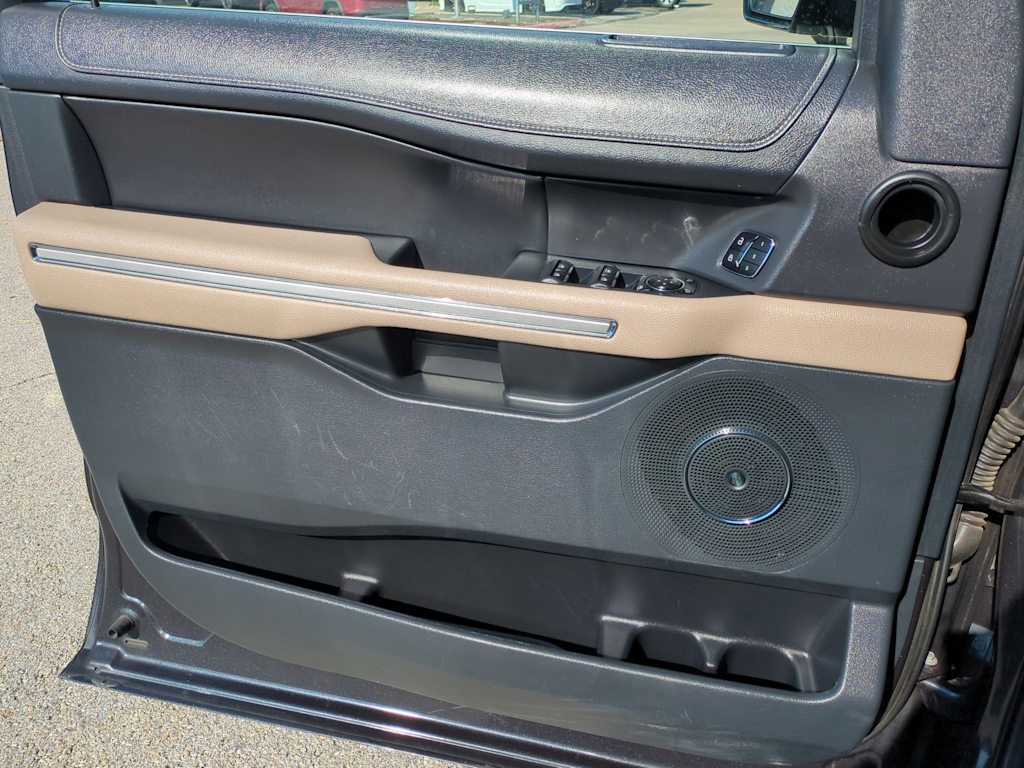Thumbnail: 2023 Ford Expedition - 32