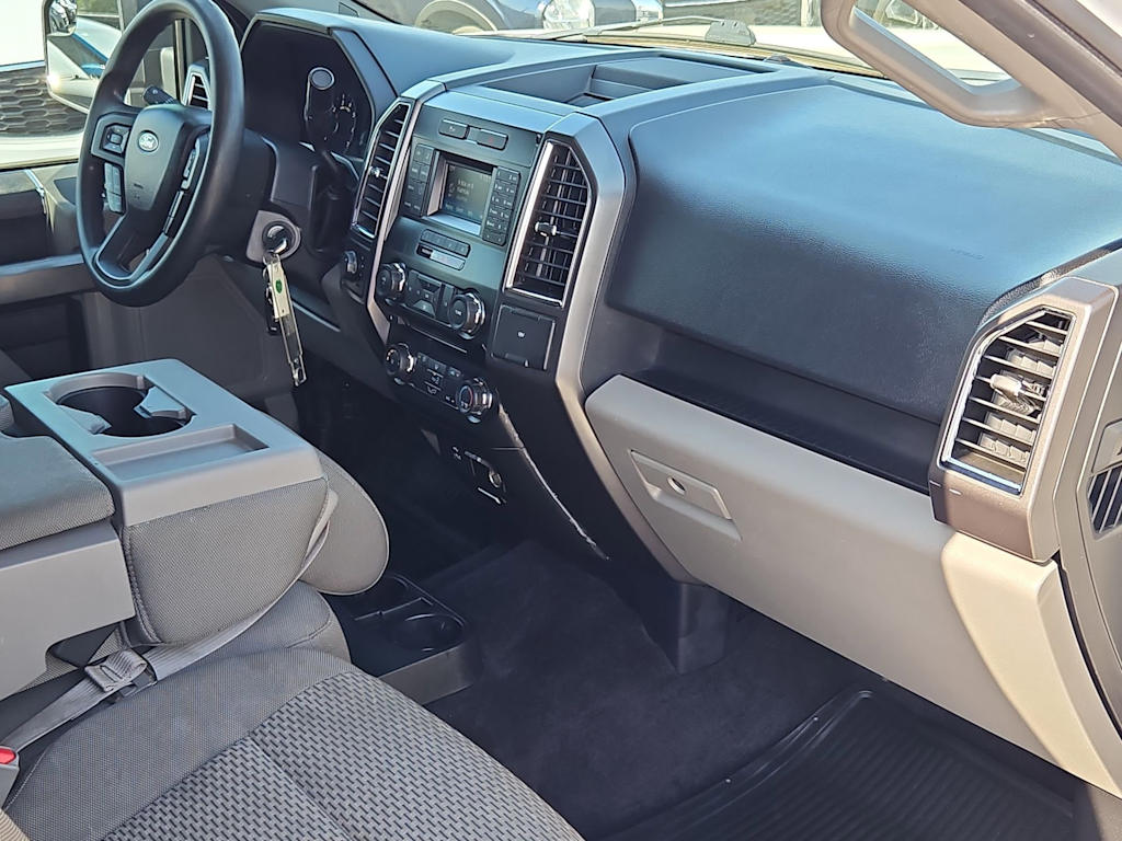 2016 Ford F-150 XLT 14