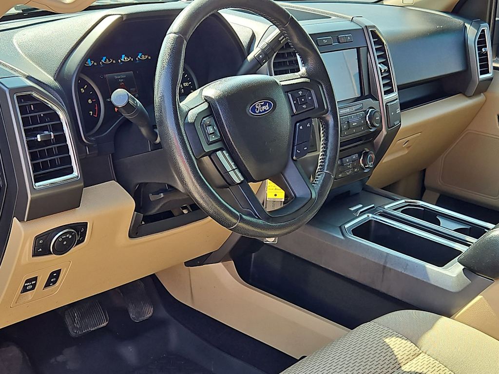 2016 Ford F-150 XLT 2