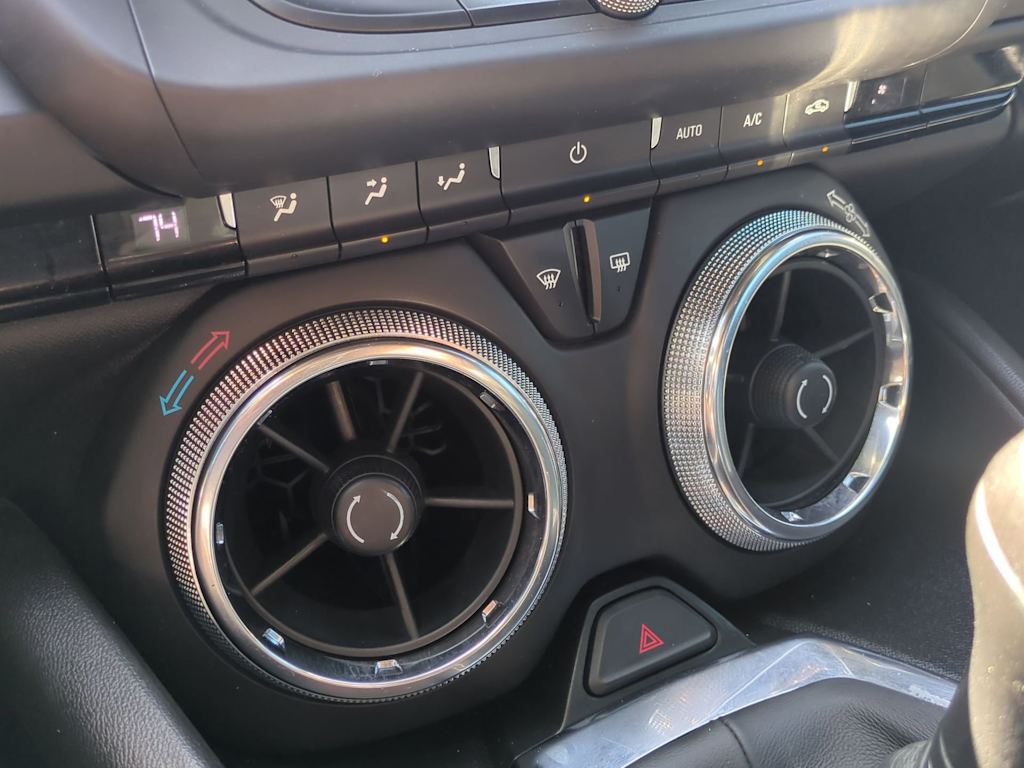 2021 Chevrolet Camaro  25