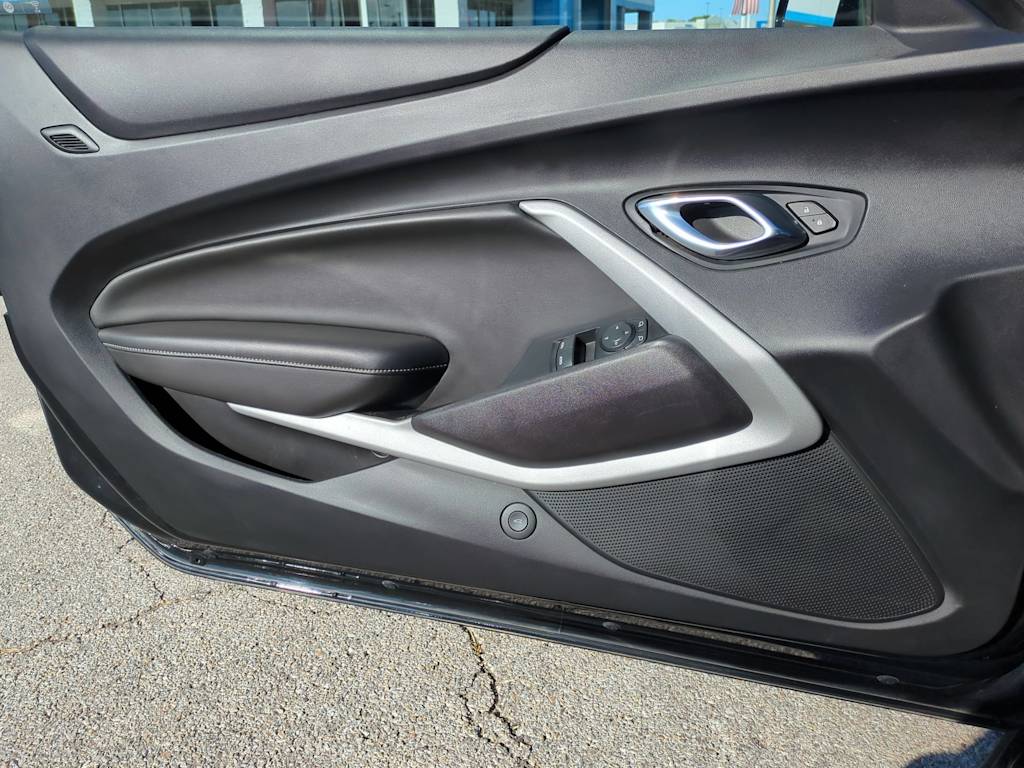 Thumbnail: 2020 Chevrolet Camaro - 27