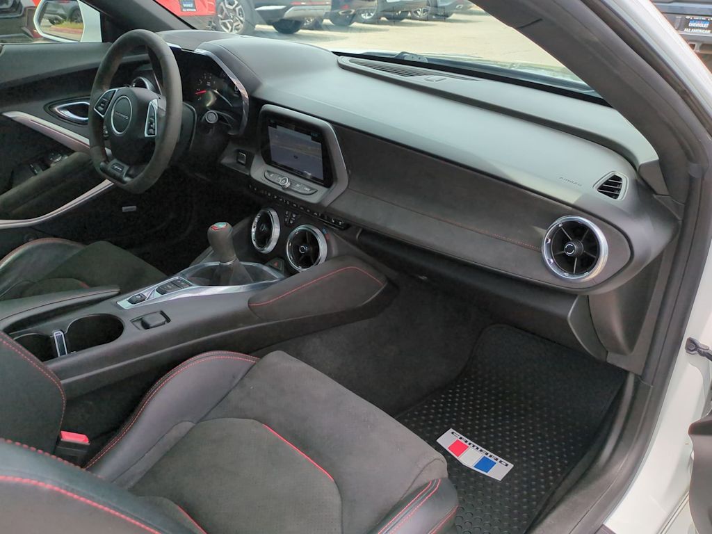 2017 Chevrolet Camaro ZL1 12