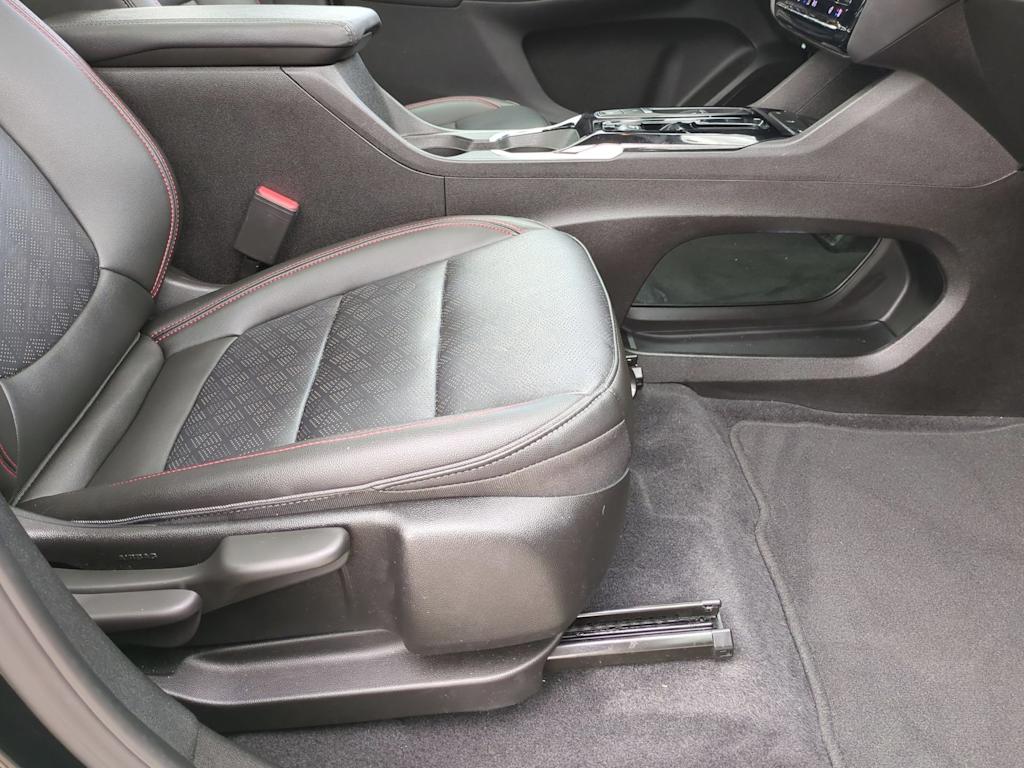 2023 Chevrolet Bolt EUV Premier 33