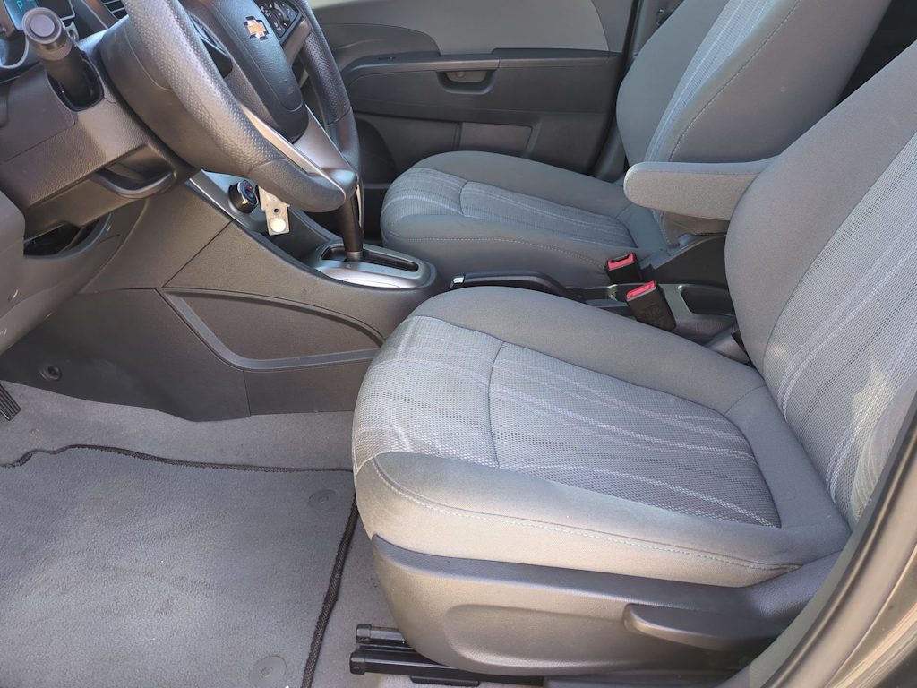 2015 Chevrolet Sonic LT 11