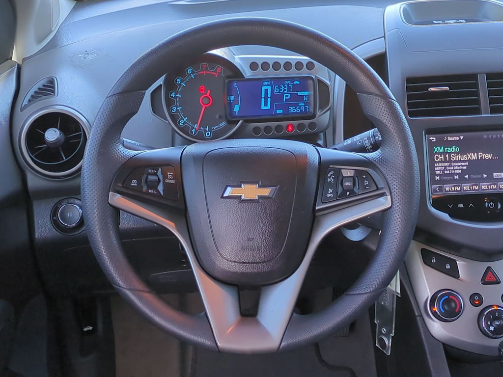 2015 Chevrolet Sonic LT 10