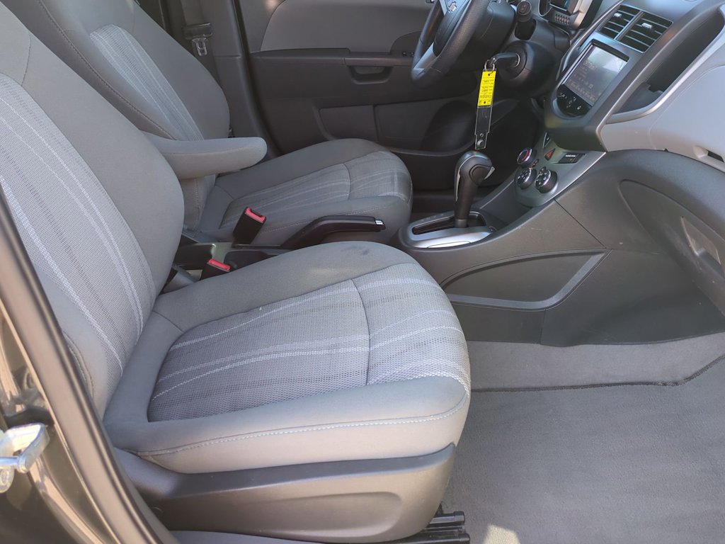 2015 Chevrolet Sonic LT 12