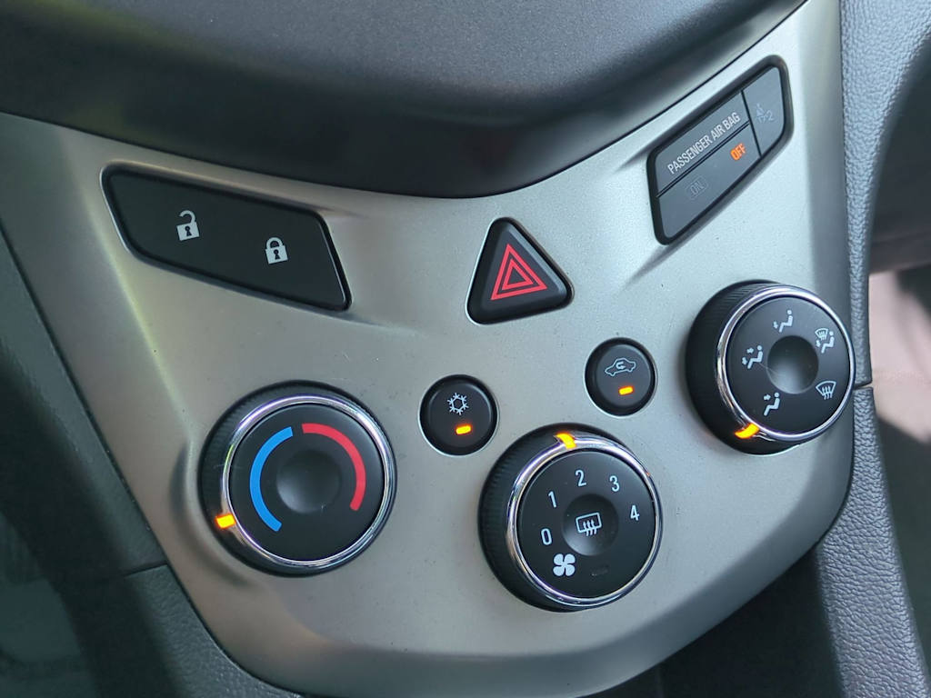 2015 Chevrolet Sonic LT 25