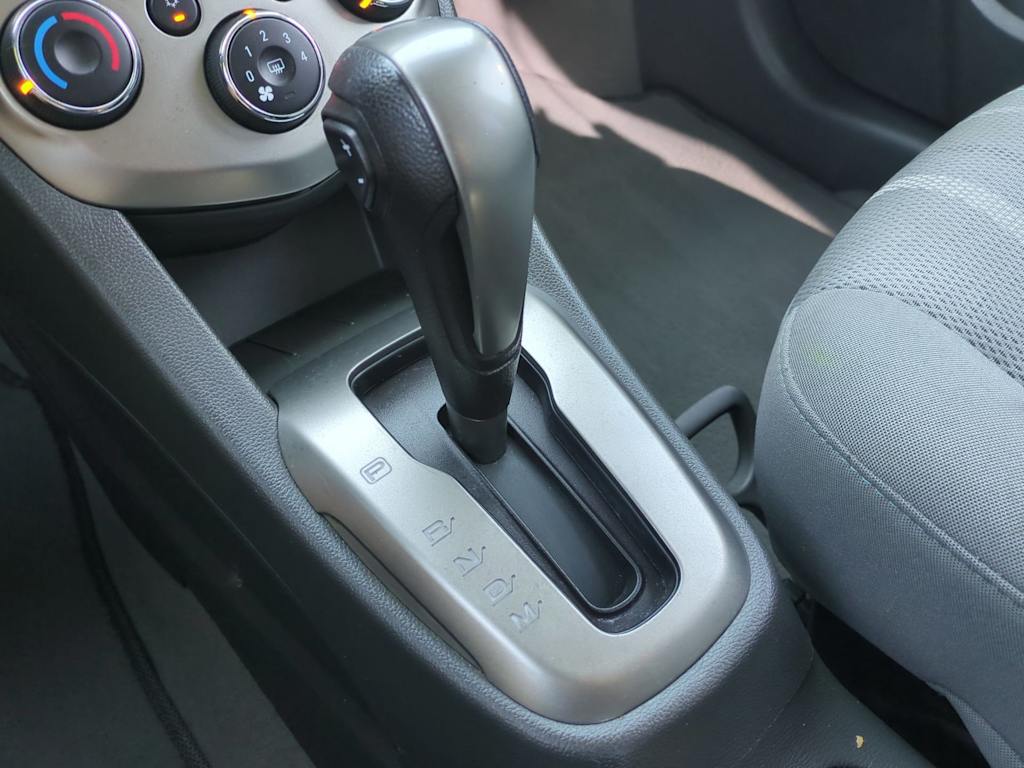 2015 Chevrolet Sonic LT 17