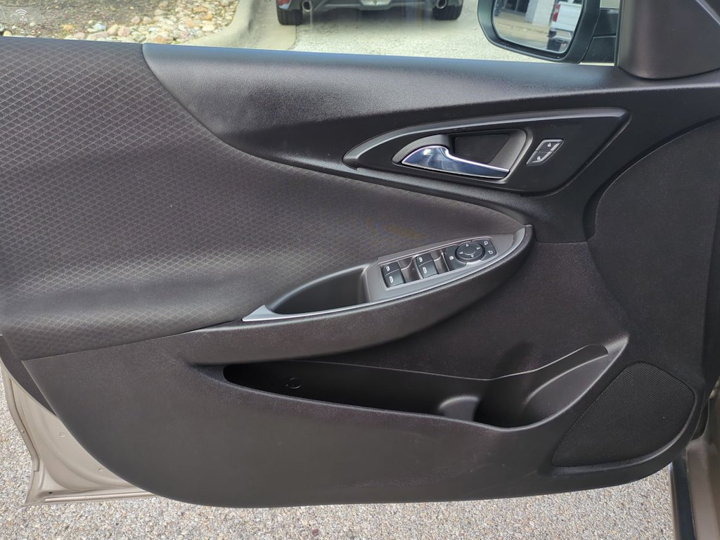 Thumbnail: 2023 Chevrolet Malibu - 31