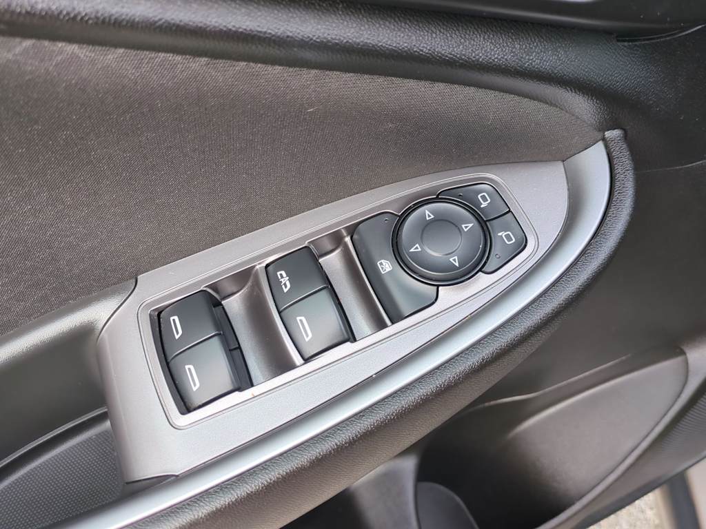 Thumbnail: 2023 Chevrolet Malibu - 32