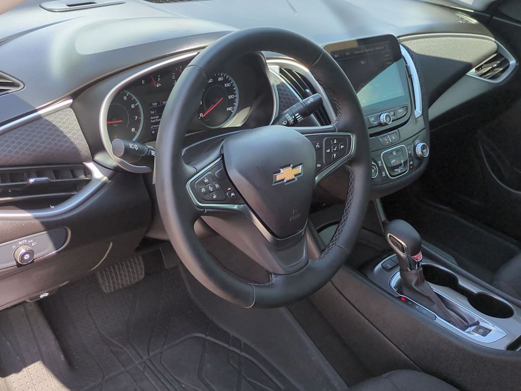 Thumbnail: 2025 Chevrolet Malibu - 2