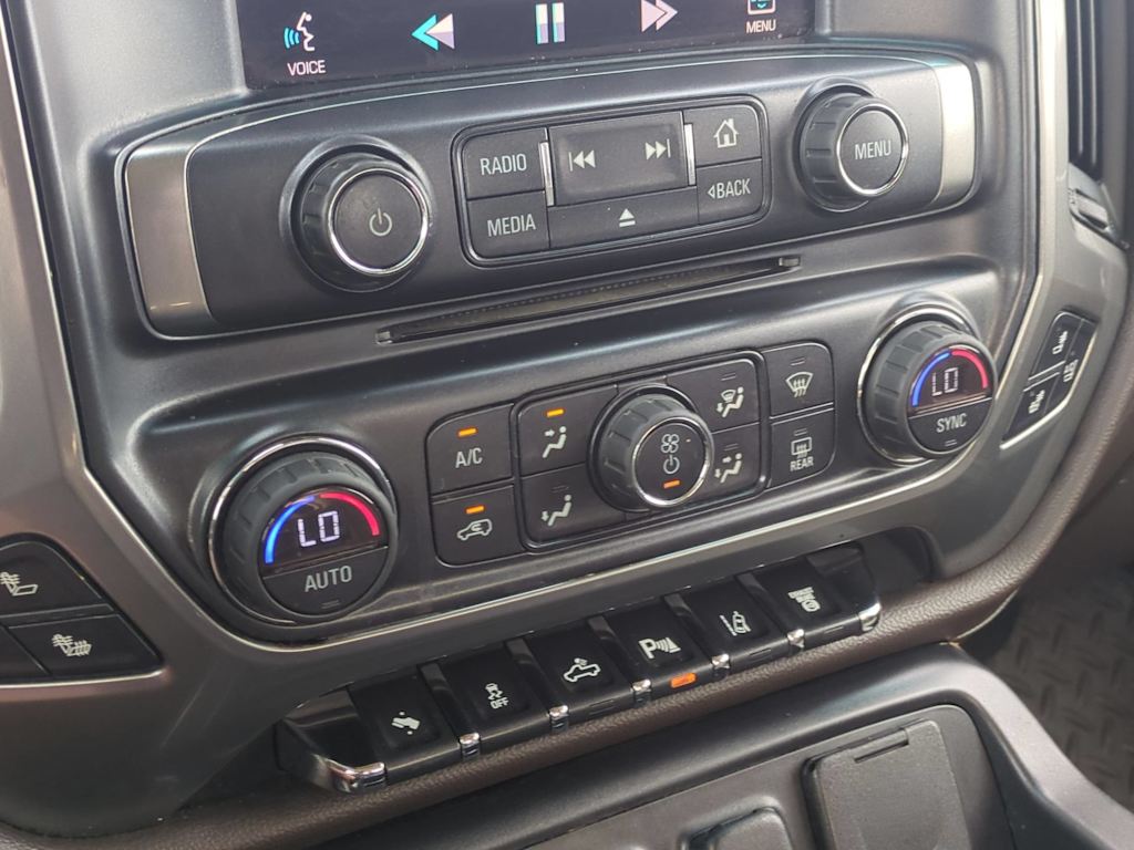 Thumbnail: 2015 Chevrolet Silverado 3500 - 25