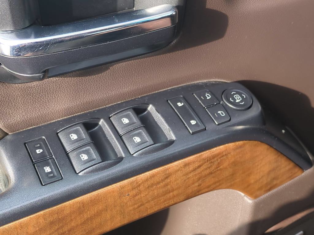 Thumbnail: 2015 Chevrolet Silverado 3500 - 28