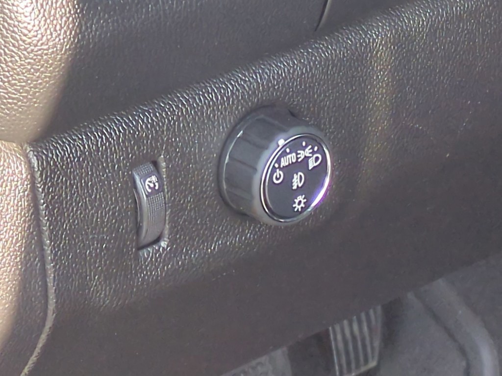 Thumbnail: 2019 Chevrolet Colorado - 34