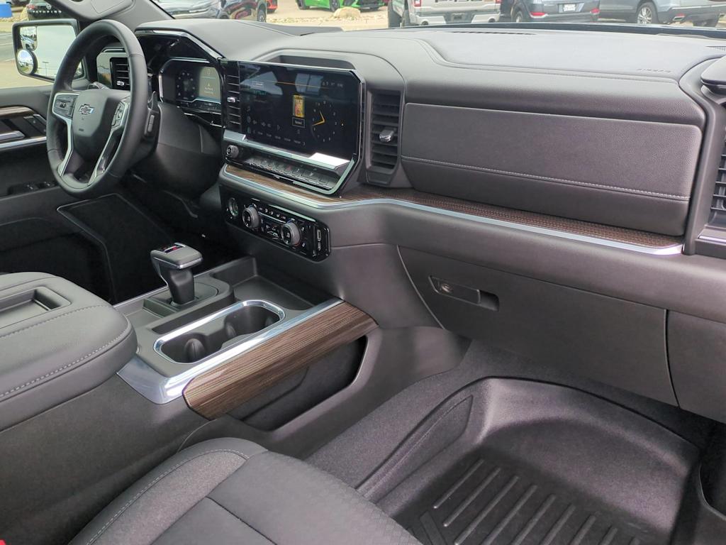 Thumbnail: 2022 Chevrolet Silverado 1500 - 13