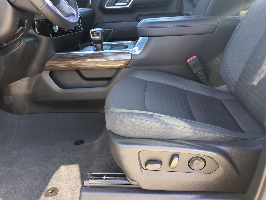 Thumbnail: 2023 Chevrolet Silverado 1500 - 29