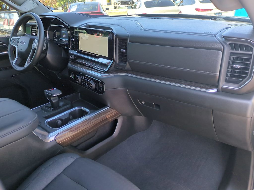 Thumbnail: 2023 Chevrolet Silverado 1500 - 14