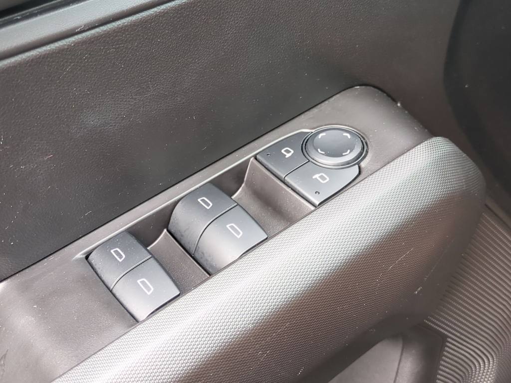 Thumbnail: 2024 Chevrolet Colorado - 32