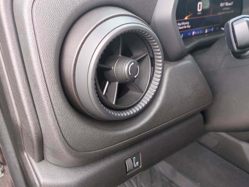 Thumbnail: 2024 Chevrolet Colorado - 35