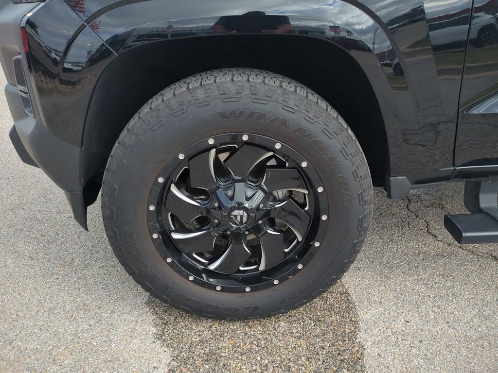 Thumbnail: 2024 Chevrolet Colorado - 8