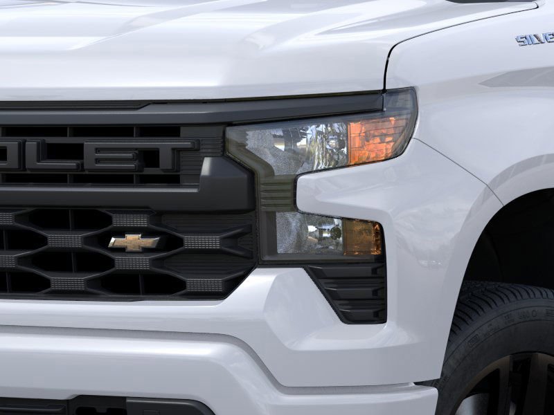 2025 Chevrolet Silverado 1500 Custom 18