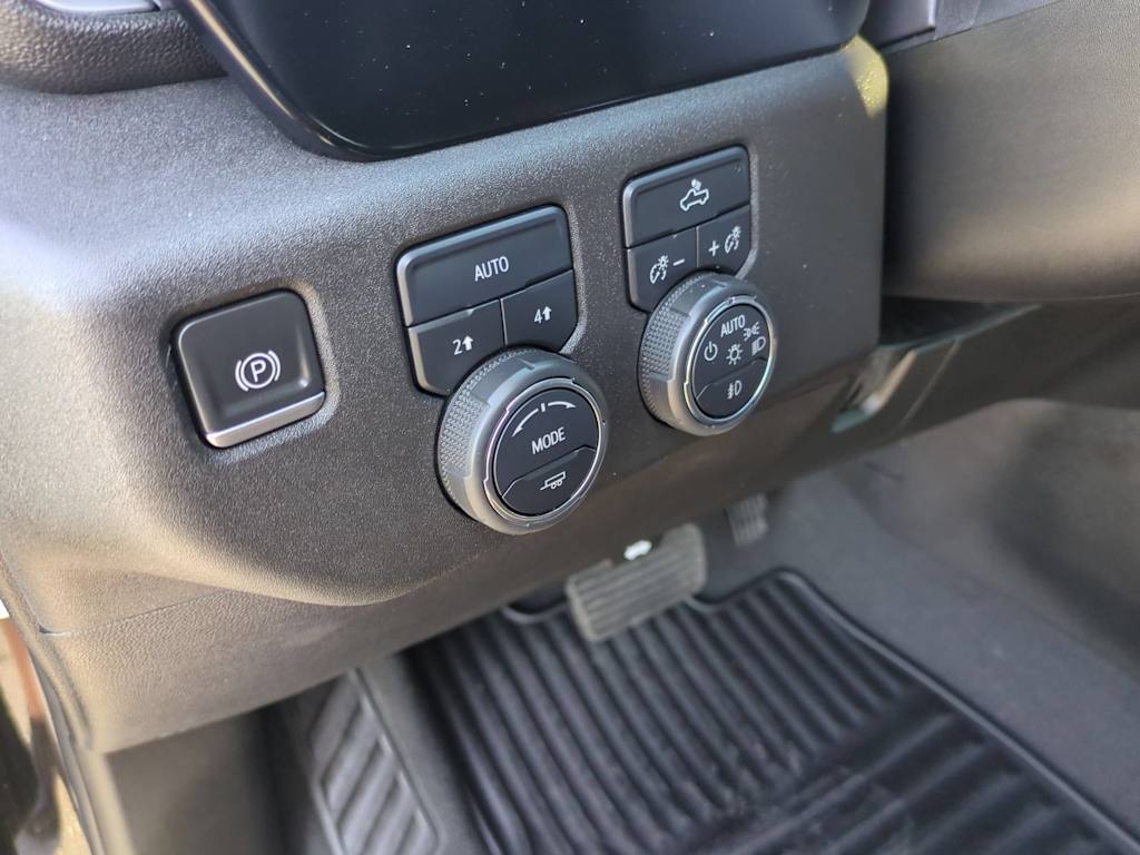 Thumbnail: 2023 Chevrolet Silverado 1500 - 35