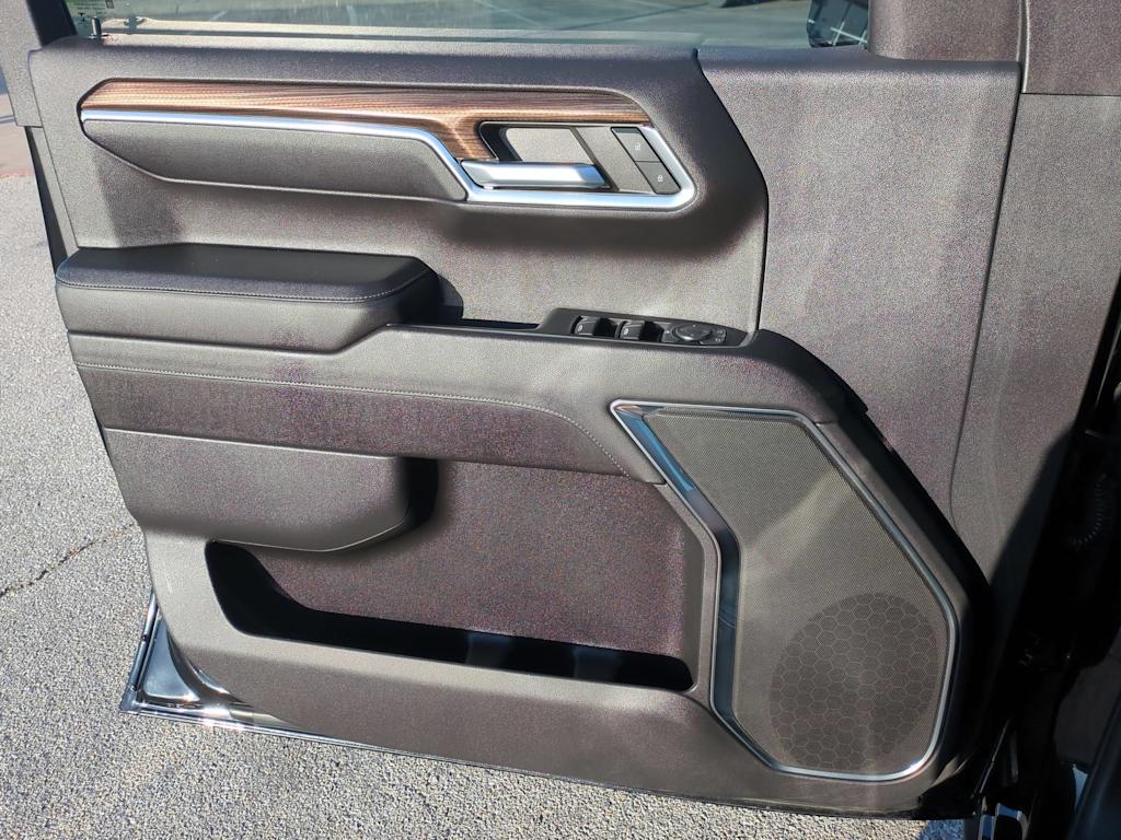 Thumbnail: 2023 Chevrolet Silverado 1500 - 30