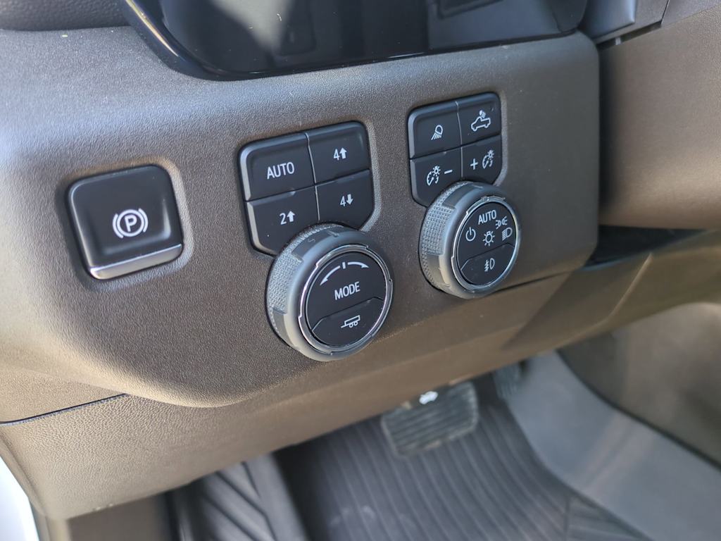 Thumbnail: 2024 Chevrolet Silverado 1500 - 35