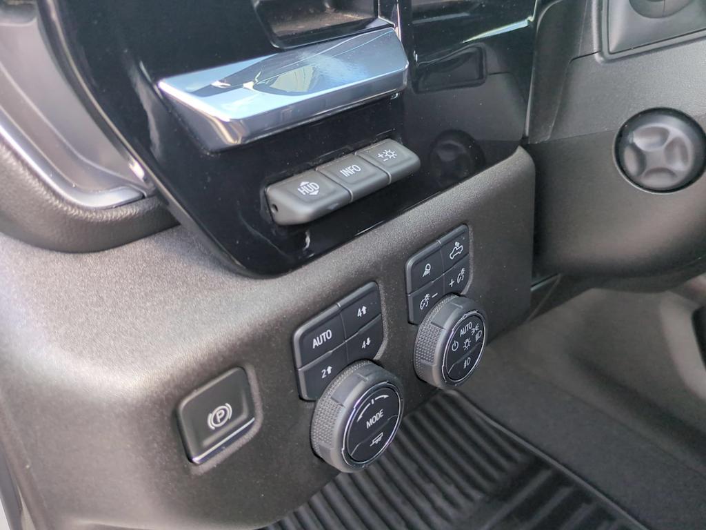 Thumbnail: 2024 Chevrolet Silverado 1500 - 34