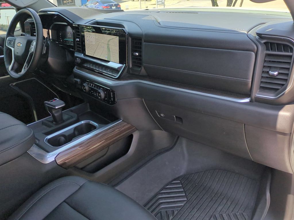 Thumbnail: 2026 Chevrolet Silverado 1500 - 12