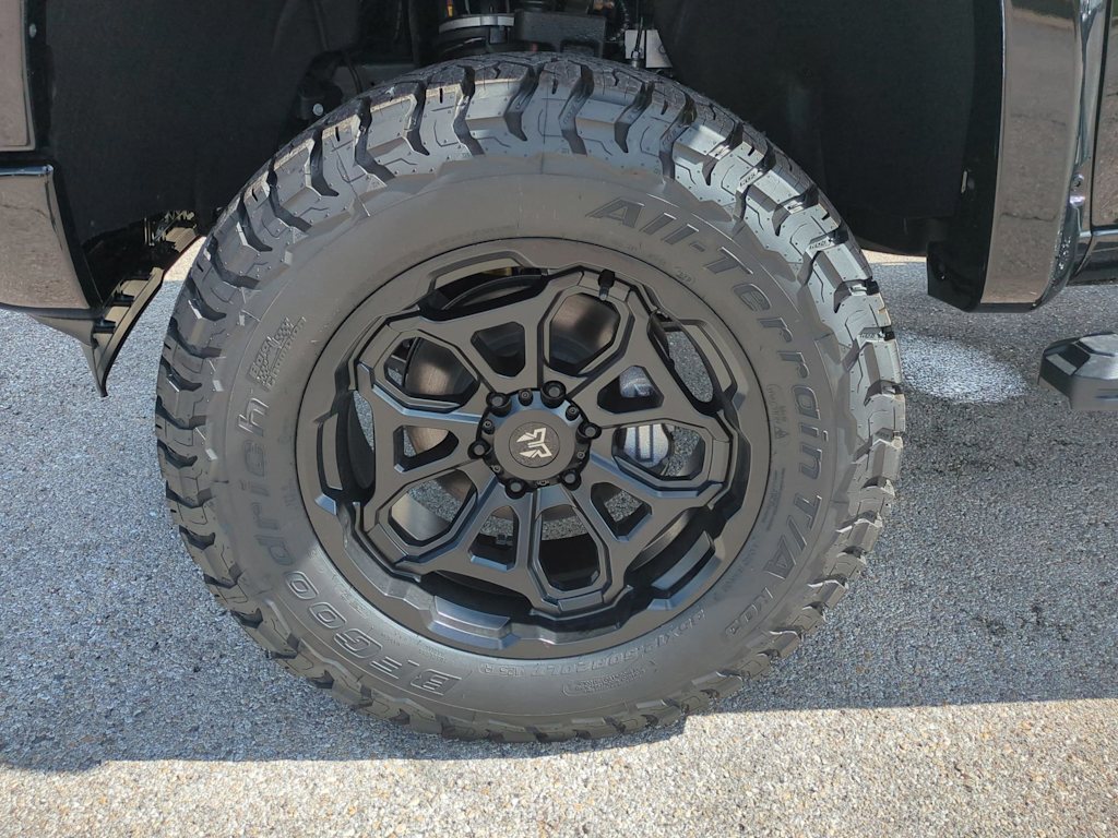 Thumbnail: 2026 Chevrolet Silverado 1500 - 8