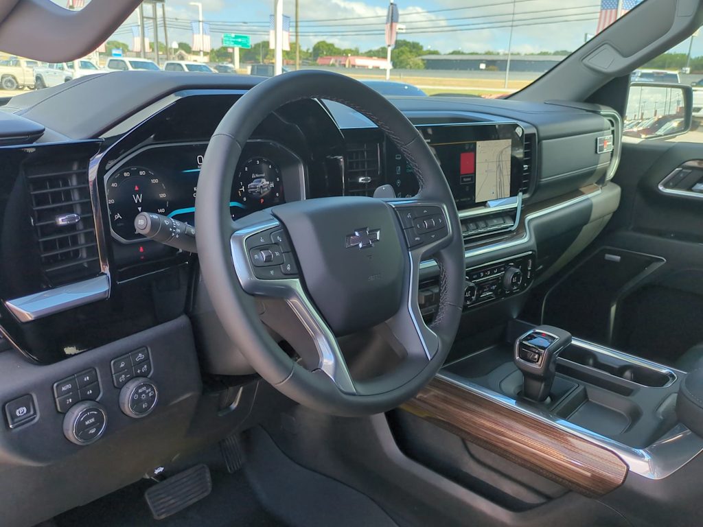 Thumbnail: 2026 Chevrolet Silverado 1500 - 2