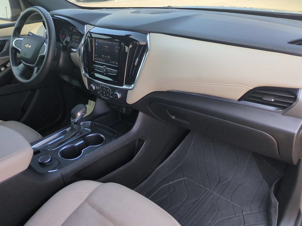Thumbnail: 2023 Chevrolet Traverse - 13