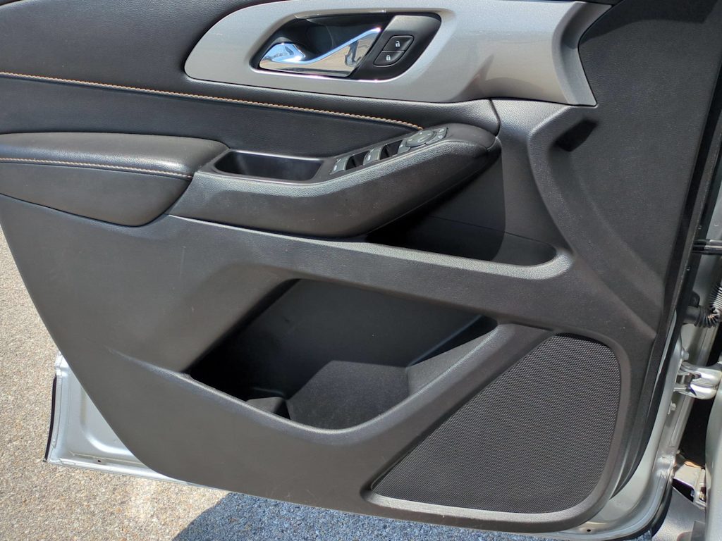 Thumbnail: 2020 Chevrolet Traverse - 27