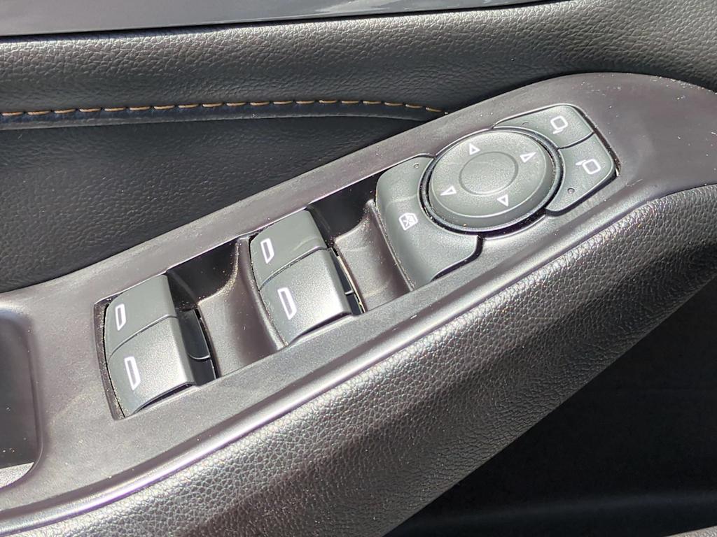 Thumbnail: 2020 Chevrolet Traverse - 28