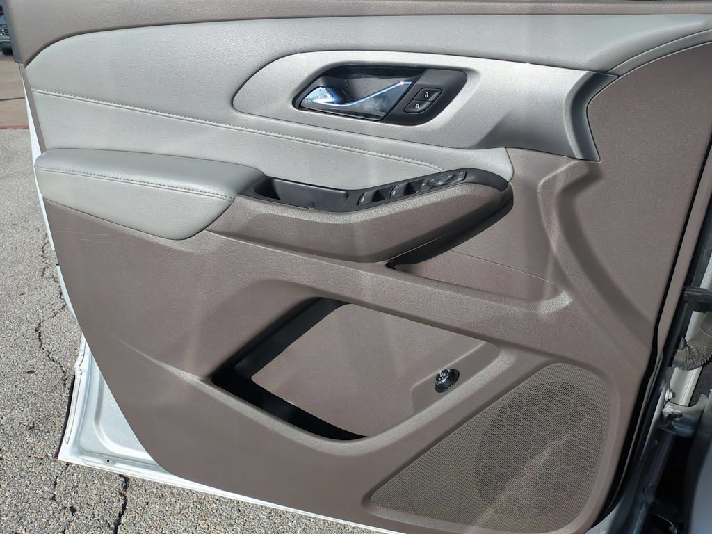 Thumbnail: 2020 Chevrolet Traverse - 28
