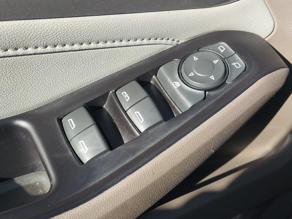 Thumbnail: 2020 Chevrolet Traverse - 29