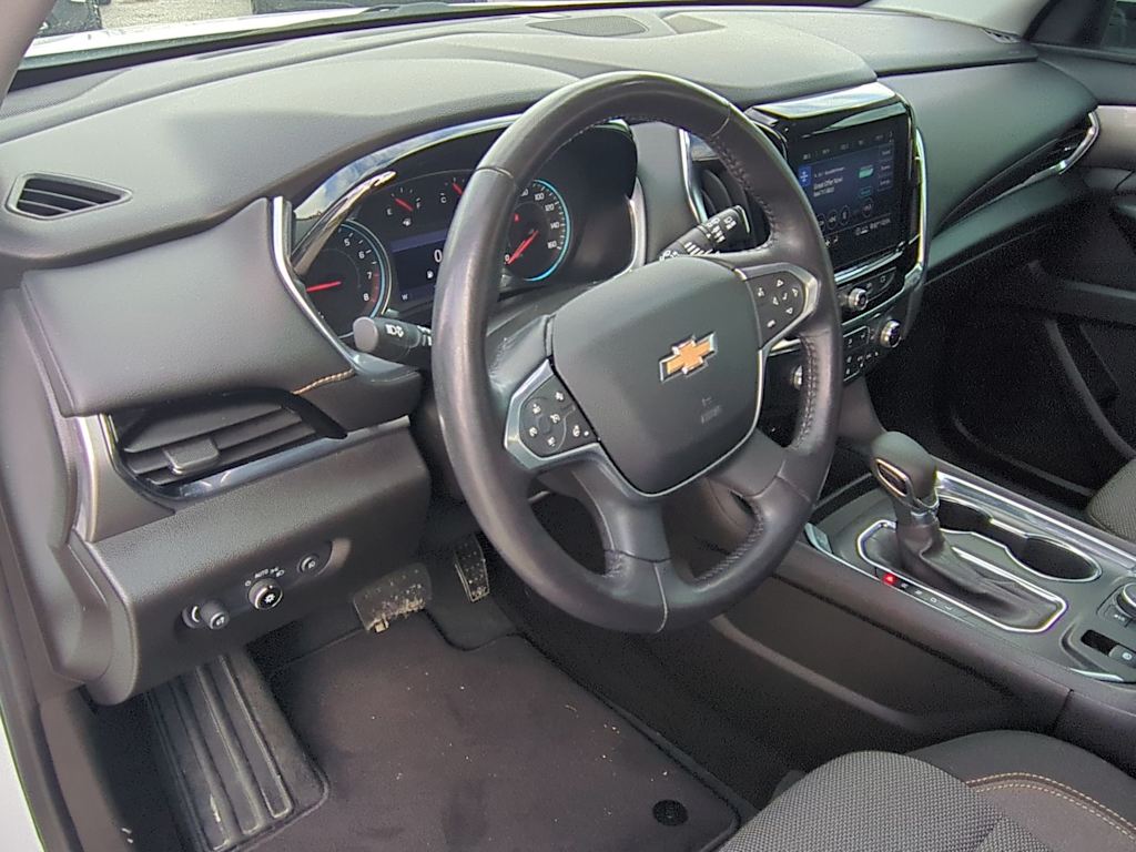 Thumbnail: 2021 Chevrolet Traverse - 2