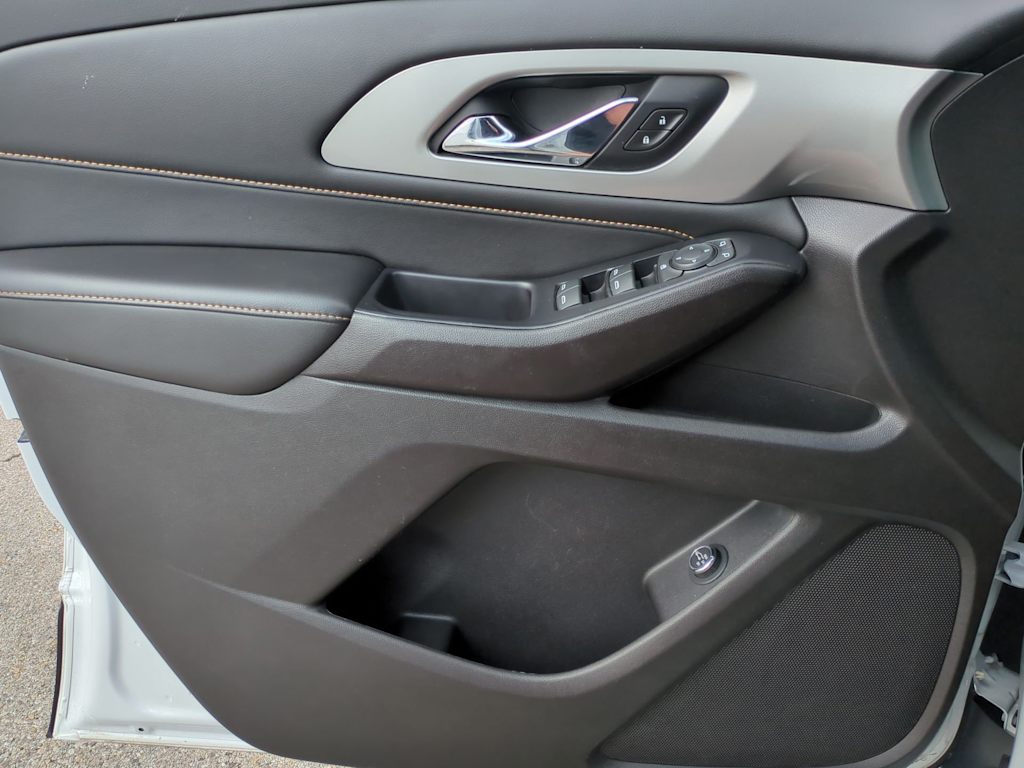 Thumbnail: 2021 Chevrolet Traverse - 30