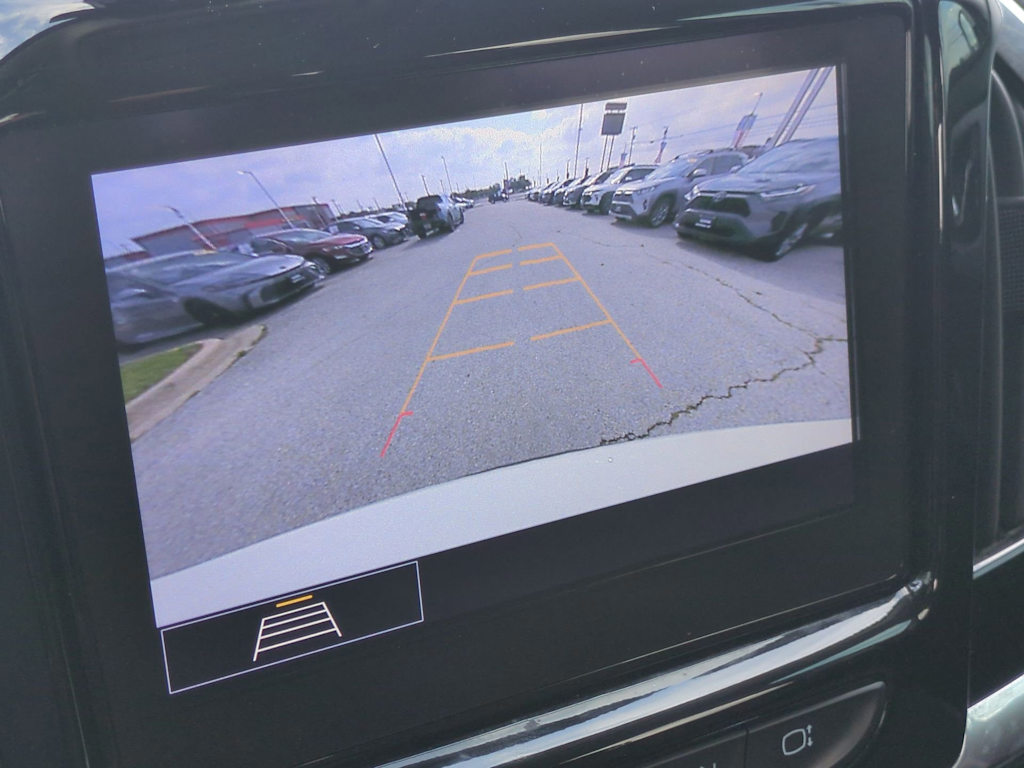 Thumbnail: 2021 Chevrolet Traverse - 25