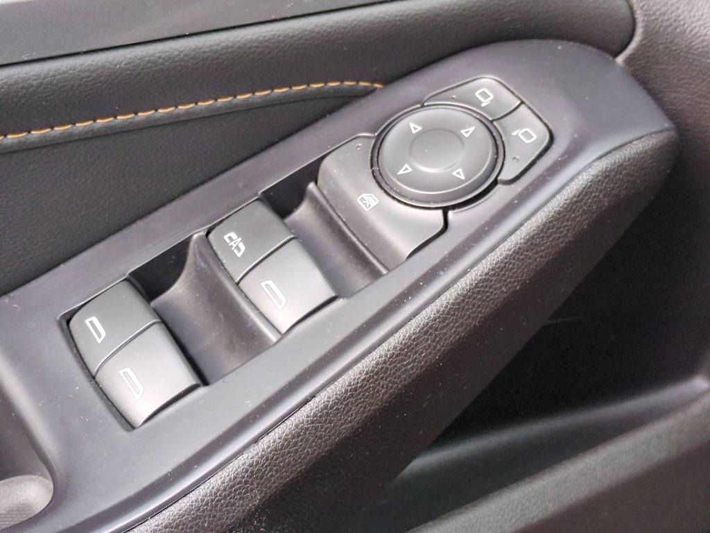 Thumbnail: 2021 Chevrolet Traverse - 31