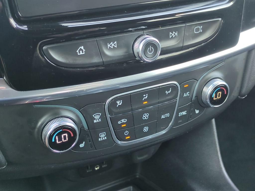 Thumbnail: 2022 Chevrolet Traverse - 28