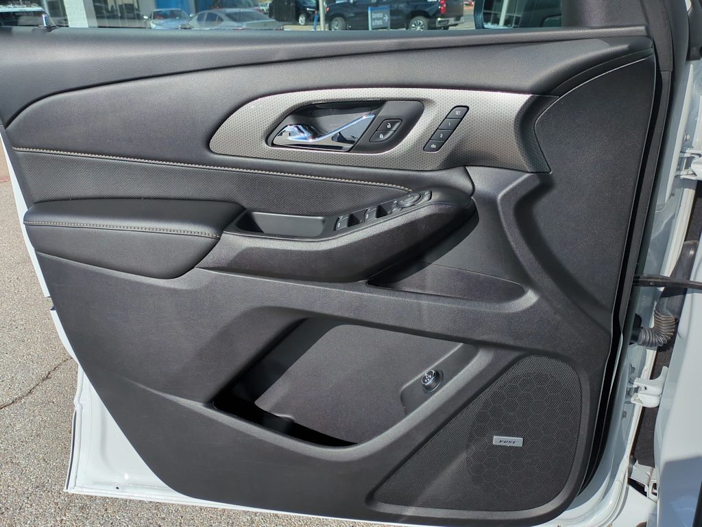 Thumbnail: 2023 Chevrolet Traverse - 29