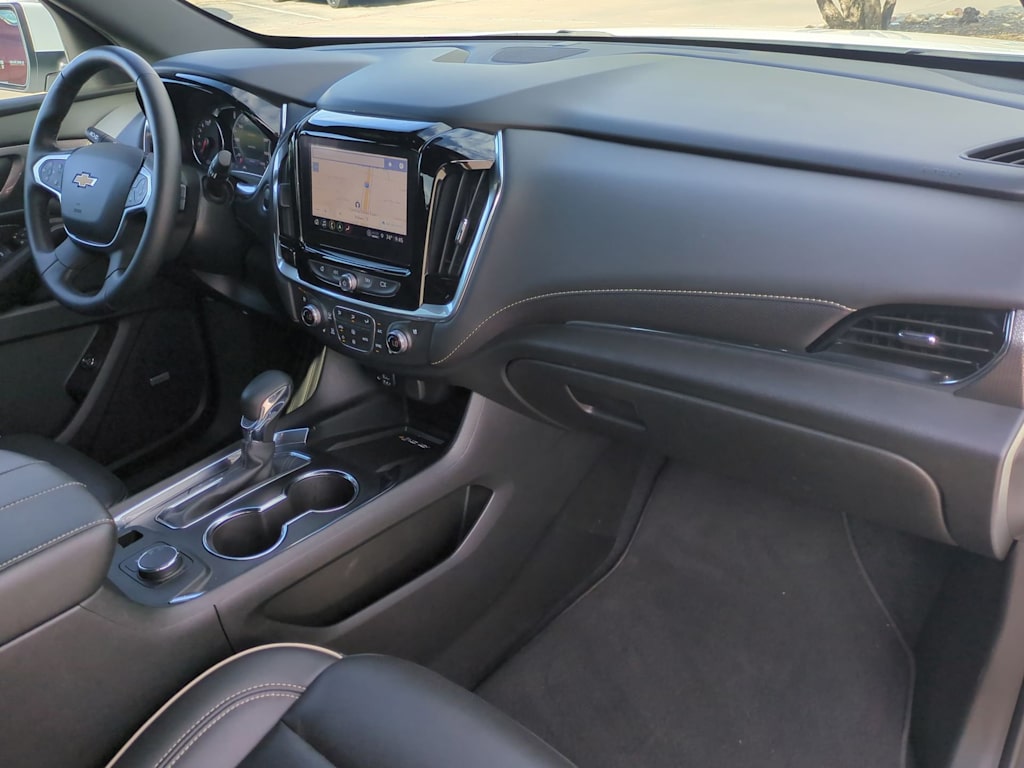 Thumbnail: 2023 Chevrolet Traverse - 12
