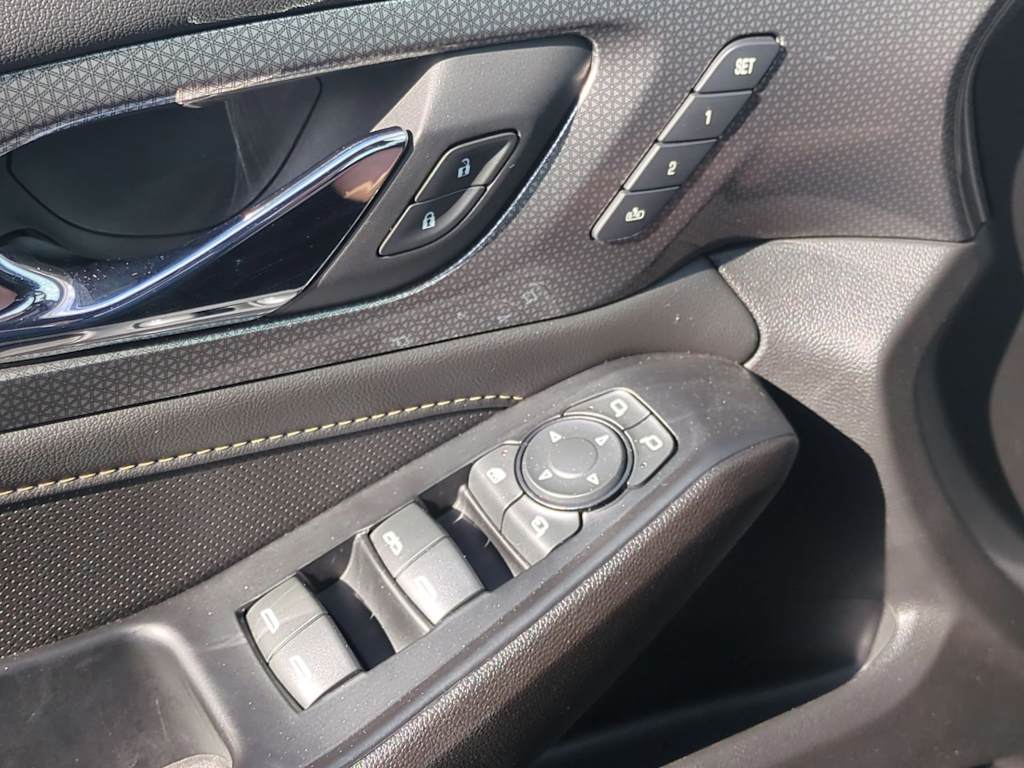Thumbnail: 2023 Chevrolet Traverse - 30