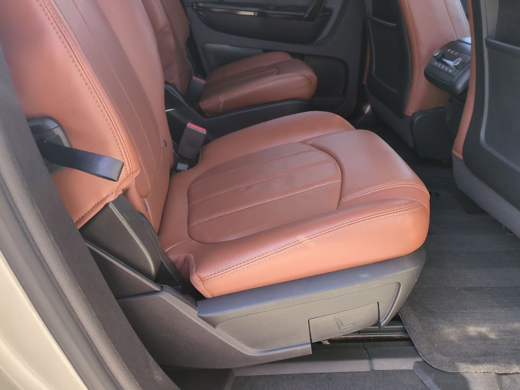 Thumbnail: 2017 Chevrolet Traverse - 11