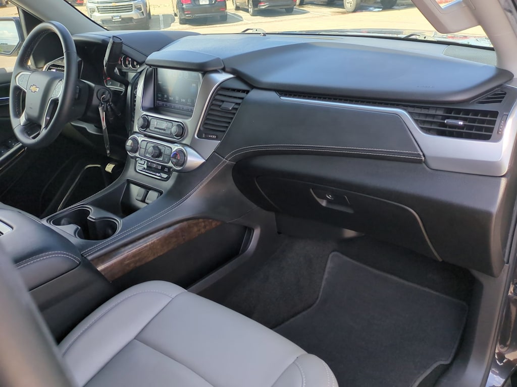 Thumbnail: 2017 Chevrolet Tahoe - 13