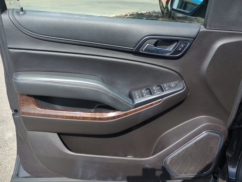Thumbnail: 2017 Chevrolet Tahoe - 28