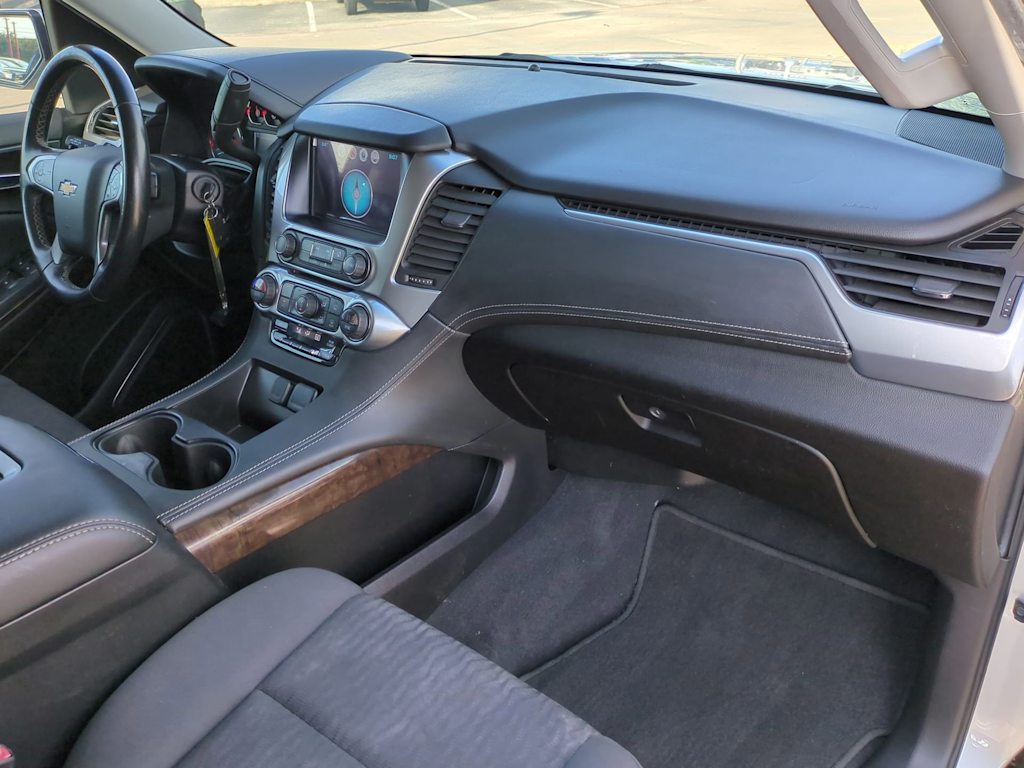 Thumbnail: 2019 Chevrolet Suburban - 14