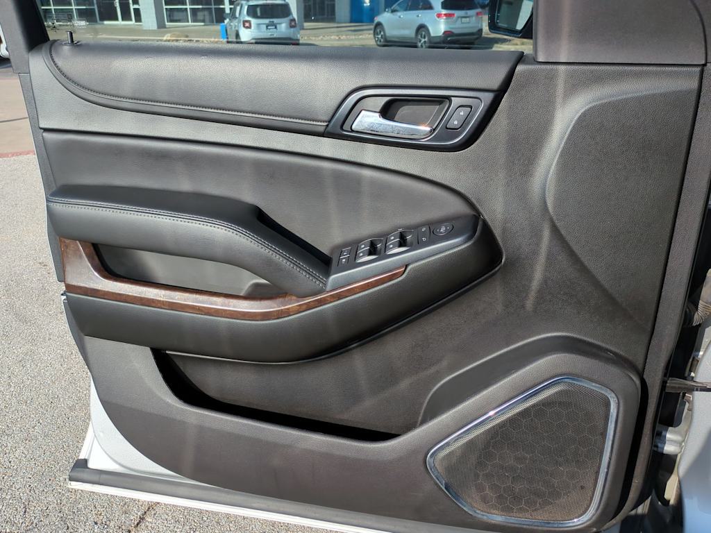Thumbnail: 2019 Chevrolet Suburban - 28